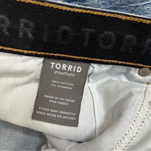 Torrid Blue Tapered Straight Leg Relaxed Fit Jeans with Vintage Appeal Size 24 - Picture 8 of 9
